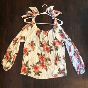 Gypsies & Moondust floral top